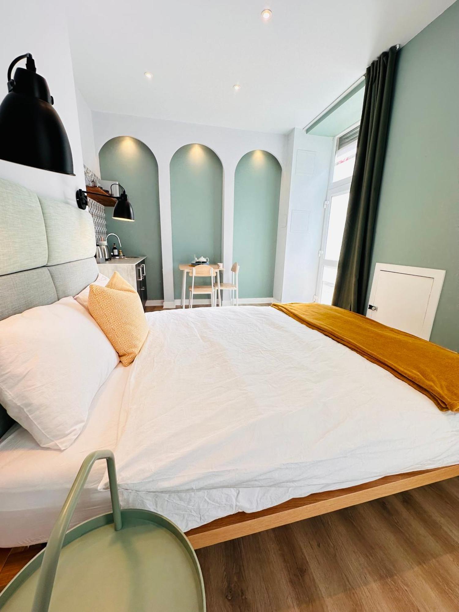 Luxury Modern L L Pet Friendly Apartment *