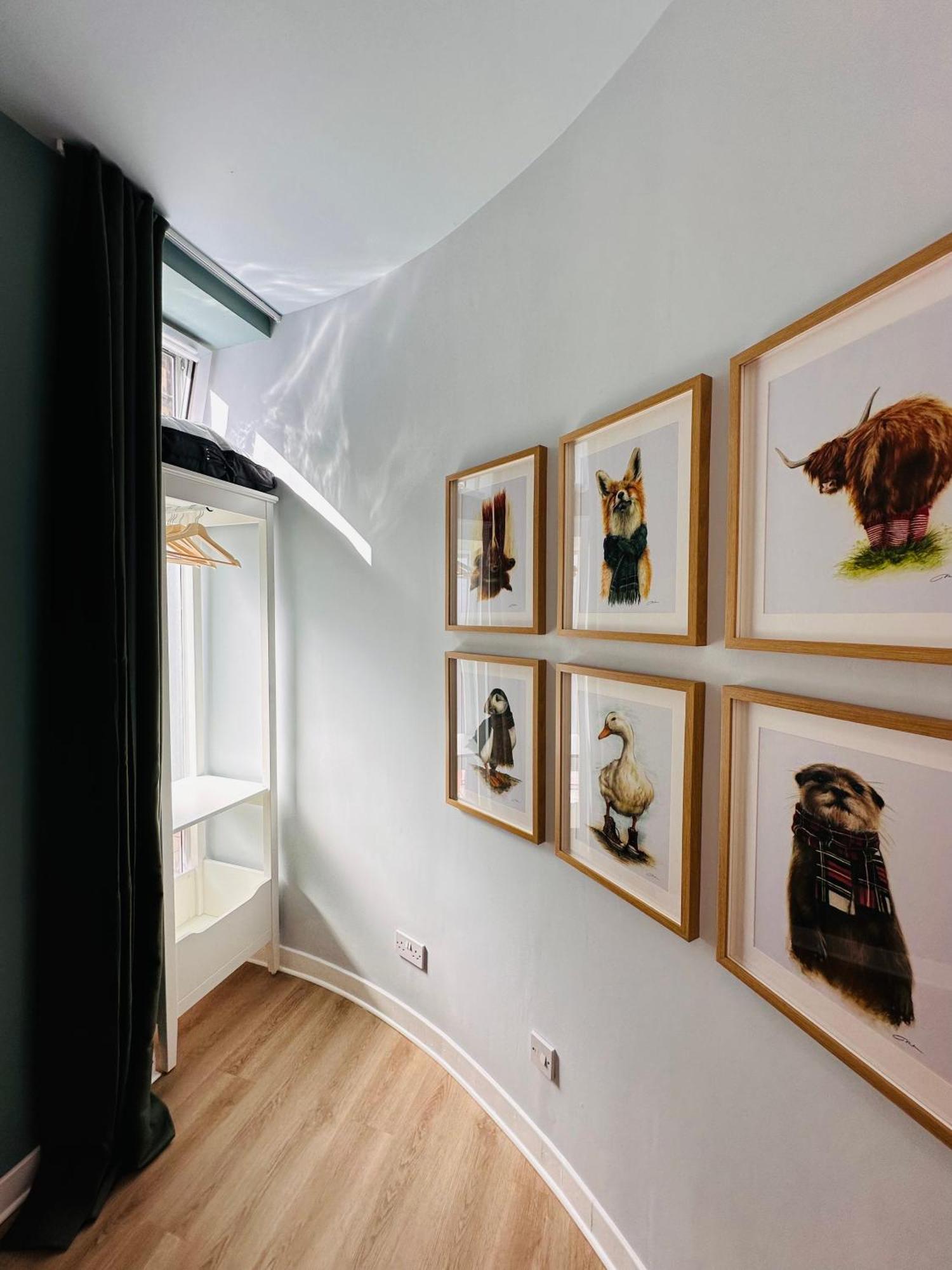 Luxury Modern L L Pet Friendly Apartment EDI
