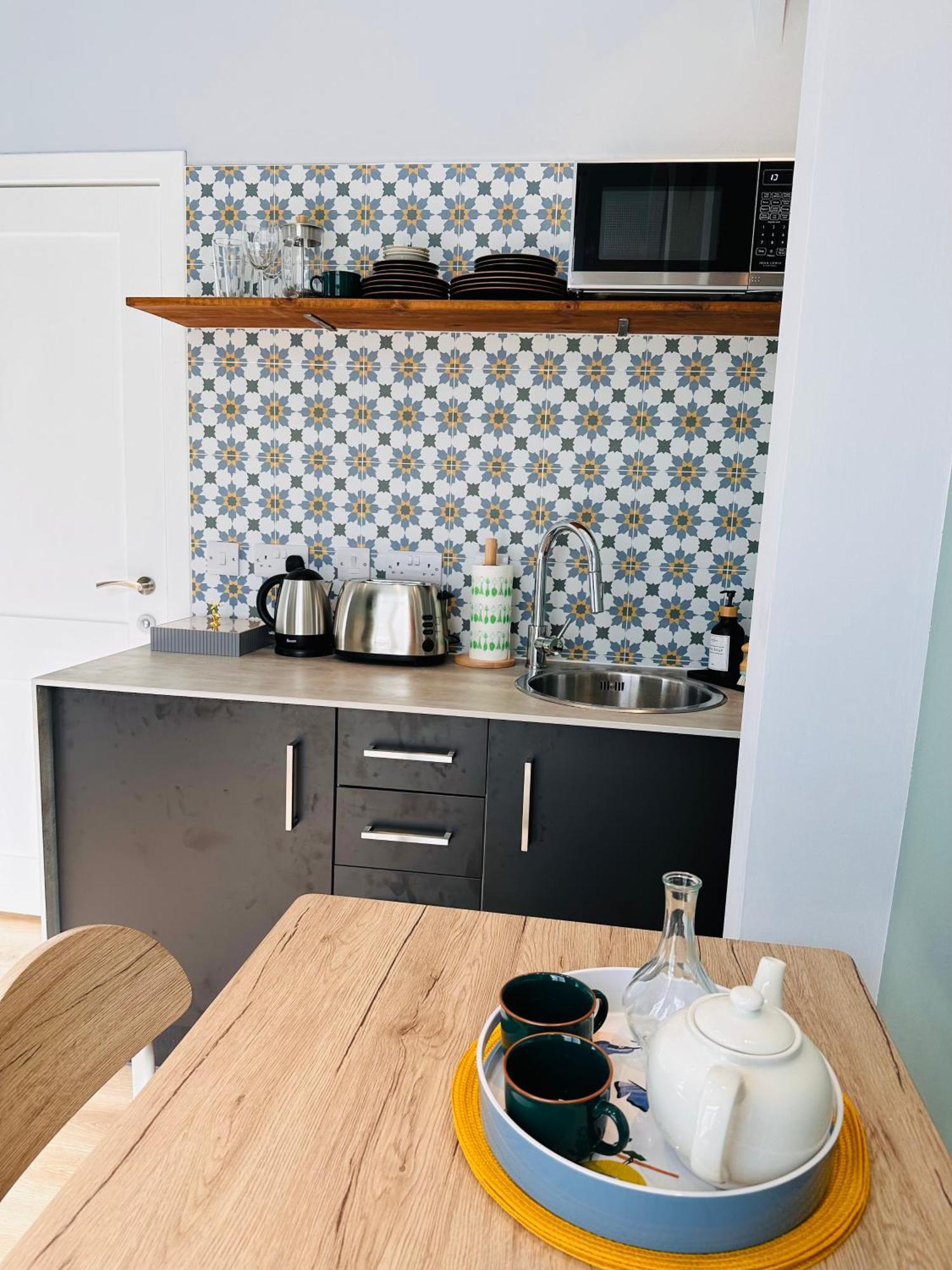 Luxury Modern L L Pet Friendly EDI