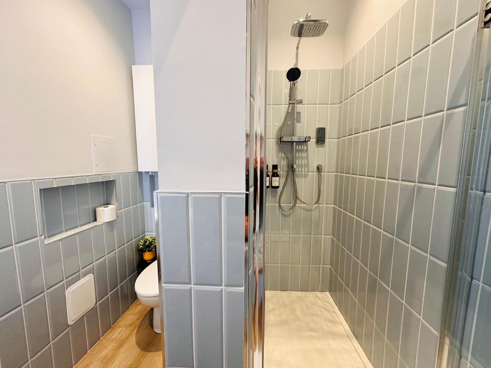 Luxury Modern L L Pet Friendly * EDI