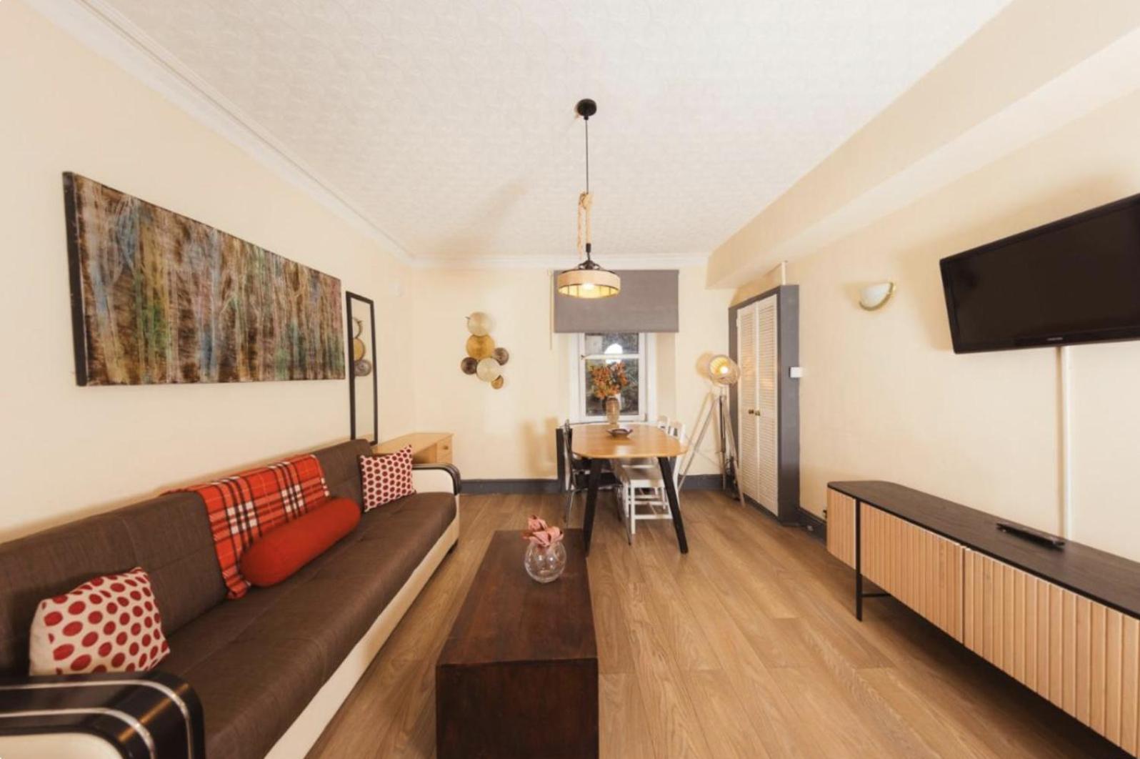 Warm & Welcoming Apartment, City Center - Meadows 4 Apartment