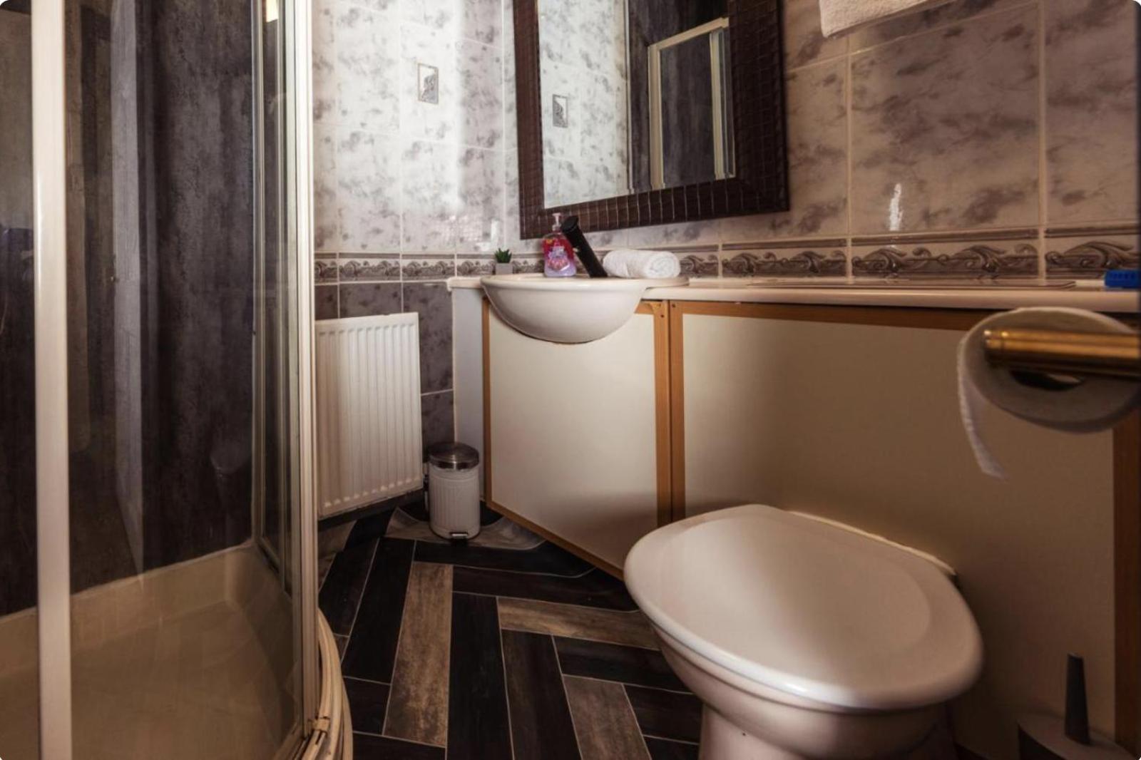 Apartment Warm & Welcoming Apartment, City Center - Meadows 4 *