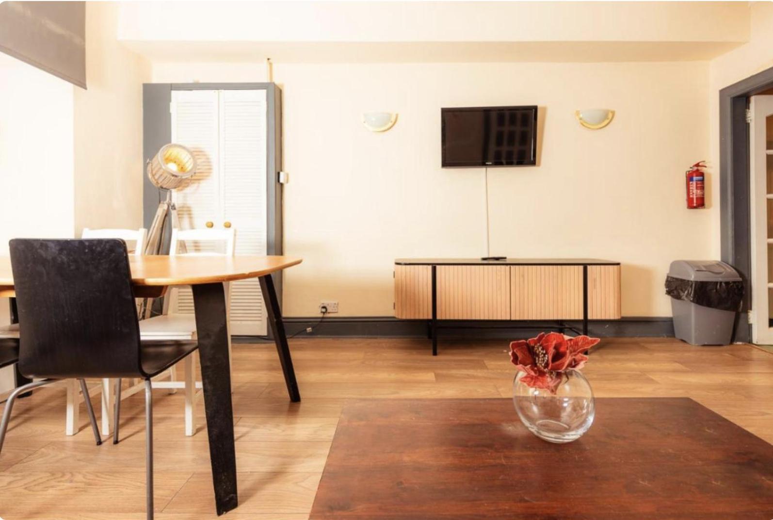Apartment Warm & Welcoming Apartment, City Center - Meadows 4