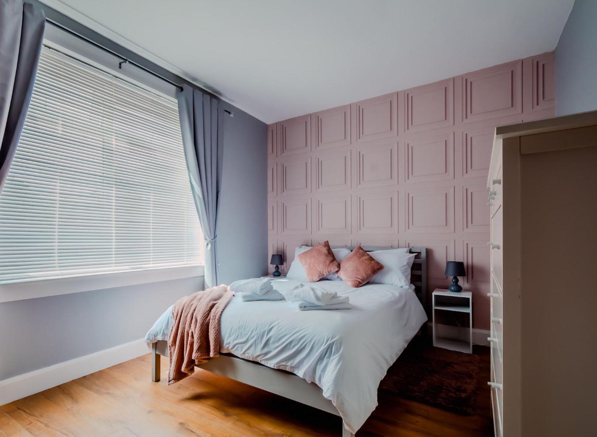 Apartment Crewe - 2 Bed, Free Off Street Parking And Private Garden Edinburgh