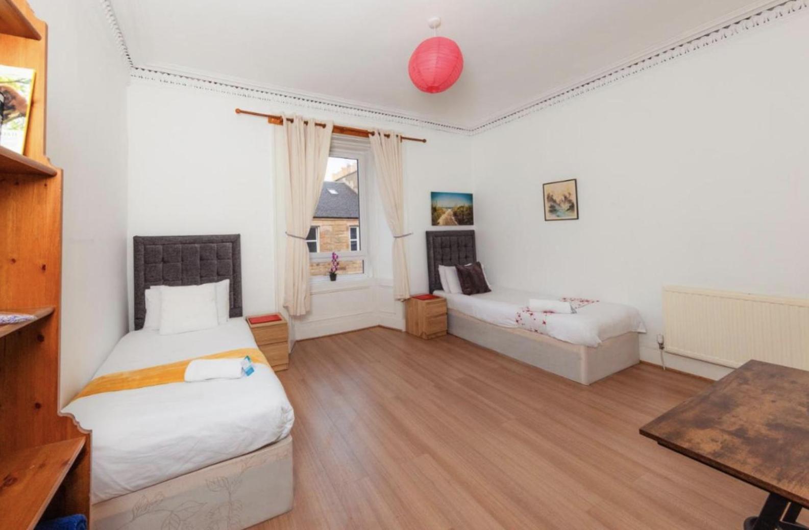 Desirable - City Centre Apartment Edinburgh