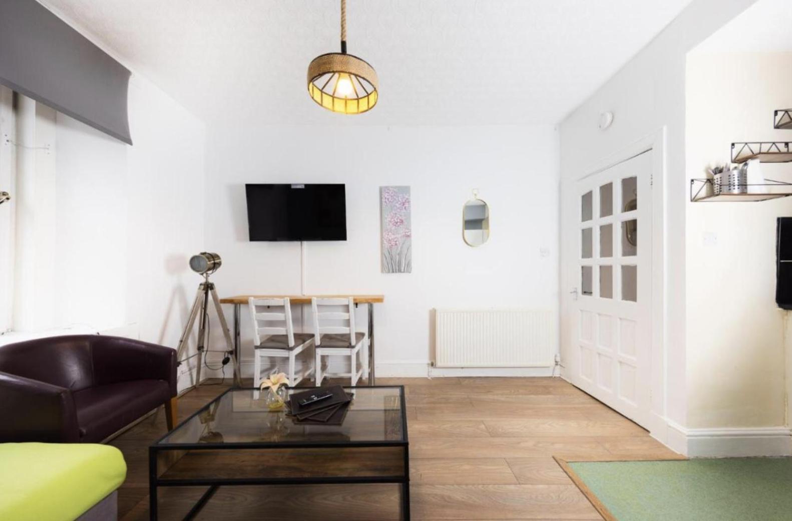 Apartment Warm & Welcoming In City Centre - Meadows 6
