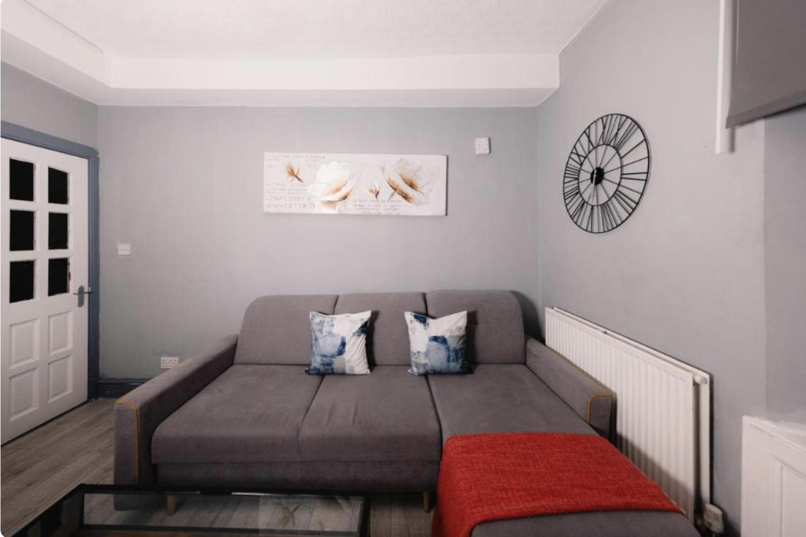 Cozy City Centre By The Meadows! 5