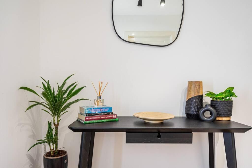 Apartment Bright, Modern 2 Bedroom House With Free Parking! Edinburgh