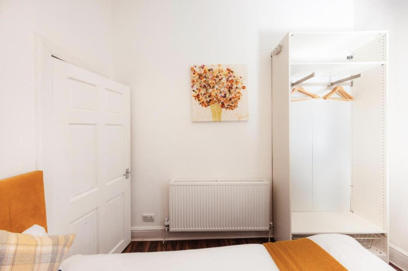 Warm & Welcoming Close To Meadows! City Centre 10