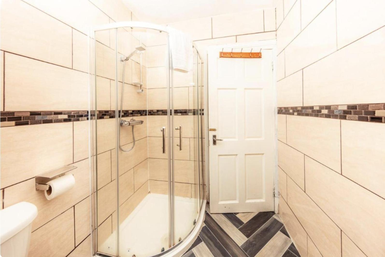 Apartment Warm & Welcoming Close To Meadows! City Centre 10 *