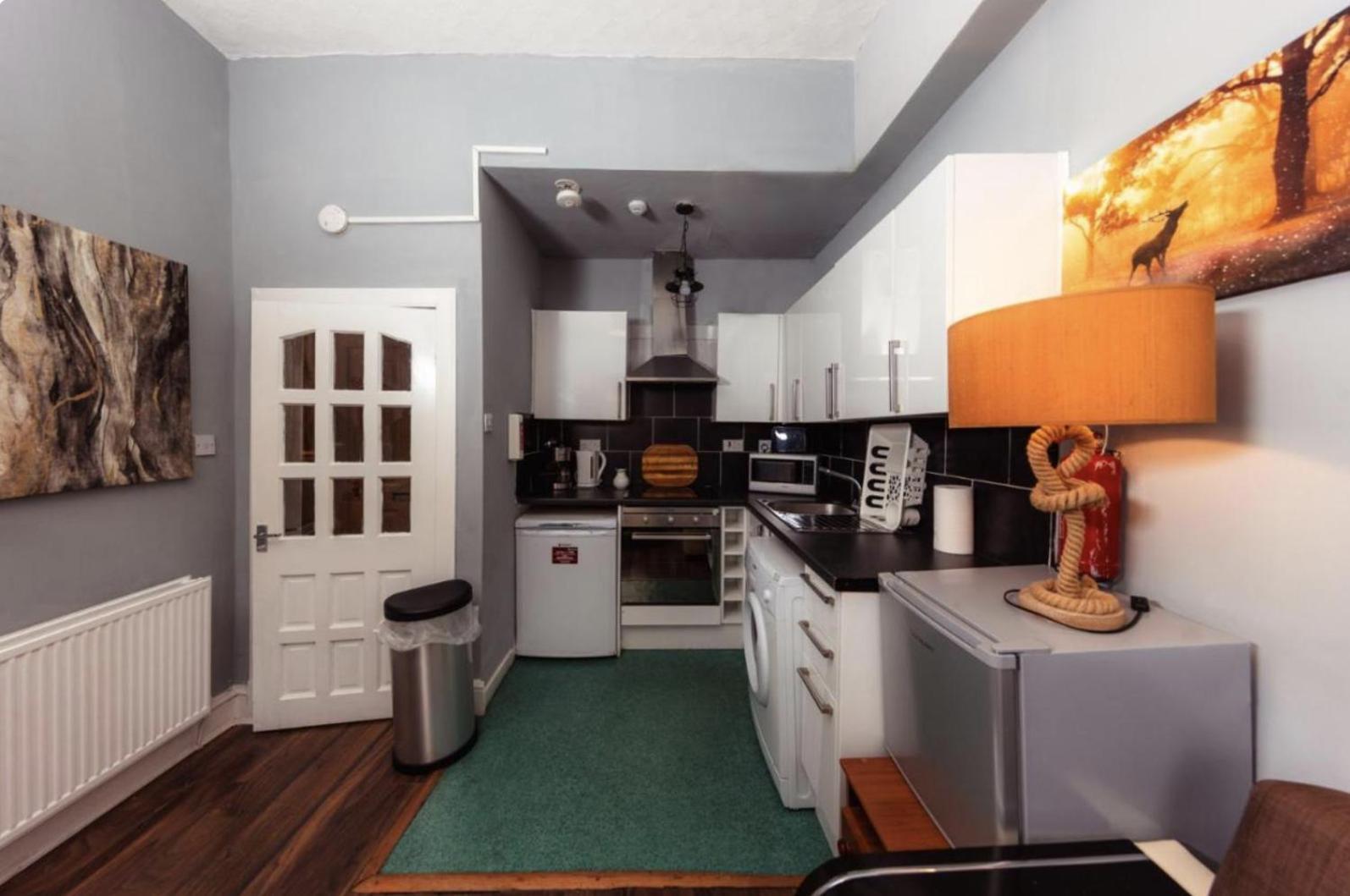 Warm & Welcoming Close To Meadows! City Centre 10 Apartment