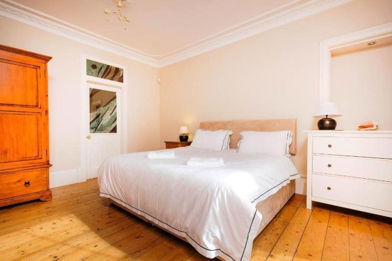 Spacious New Town Garden Flat Apartment *