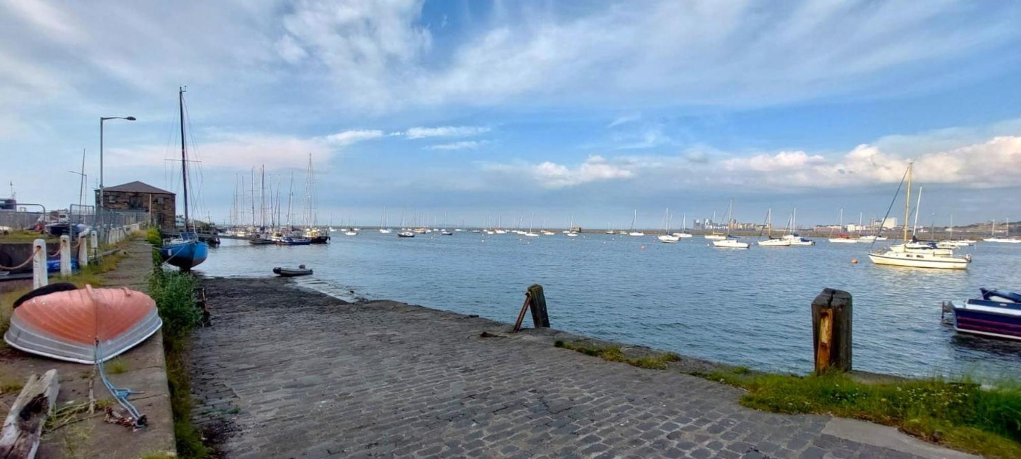 Ferienhaus Lovely Sea Rooms, Easy Access To Centre & Airport *