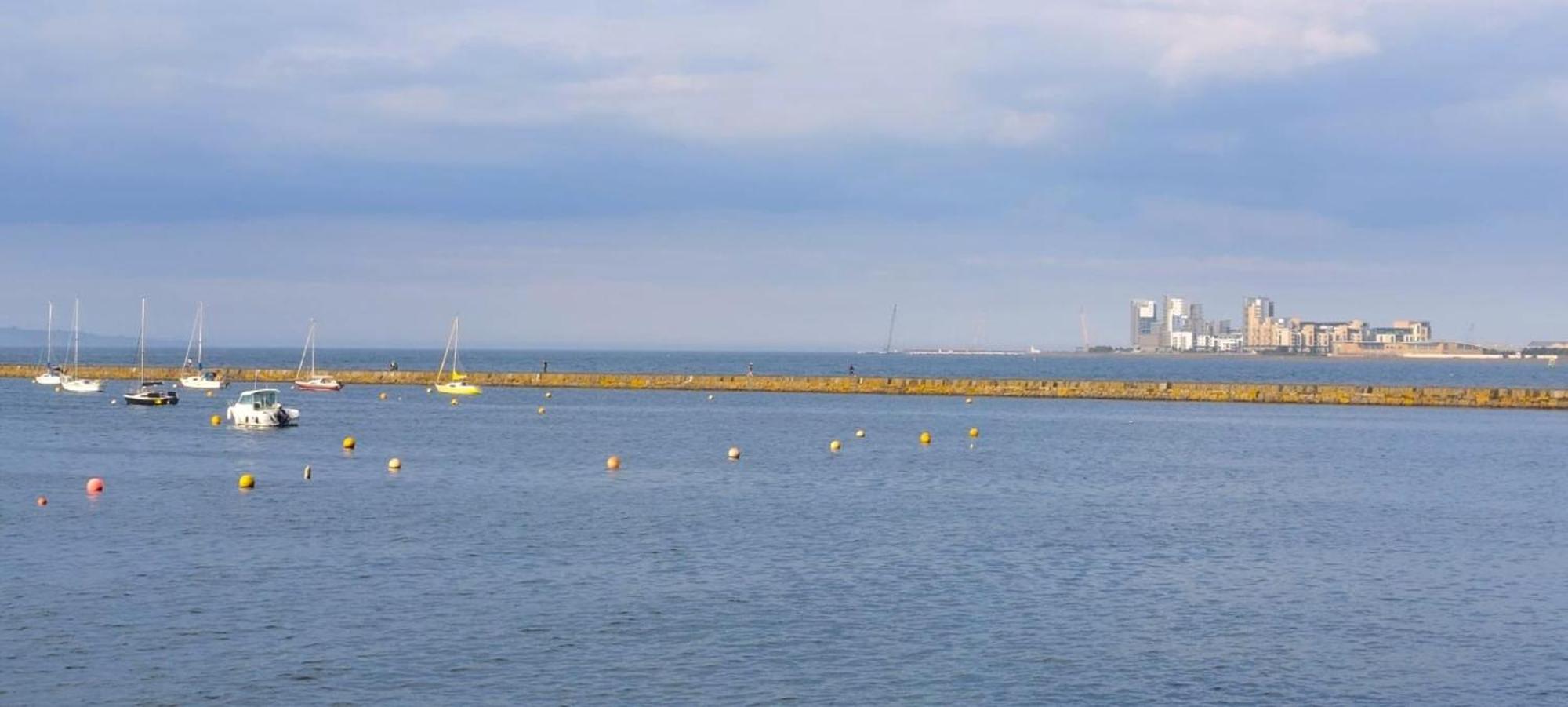 Lovely Sea Rooms, Easy Access To Centre & Airport *