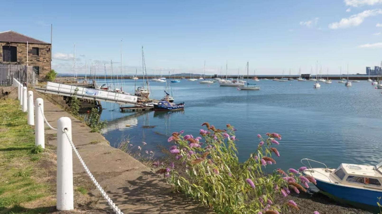 Lovely Sea Rooms, Easy Access To Centre & Airport Edinburgh