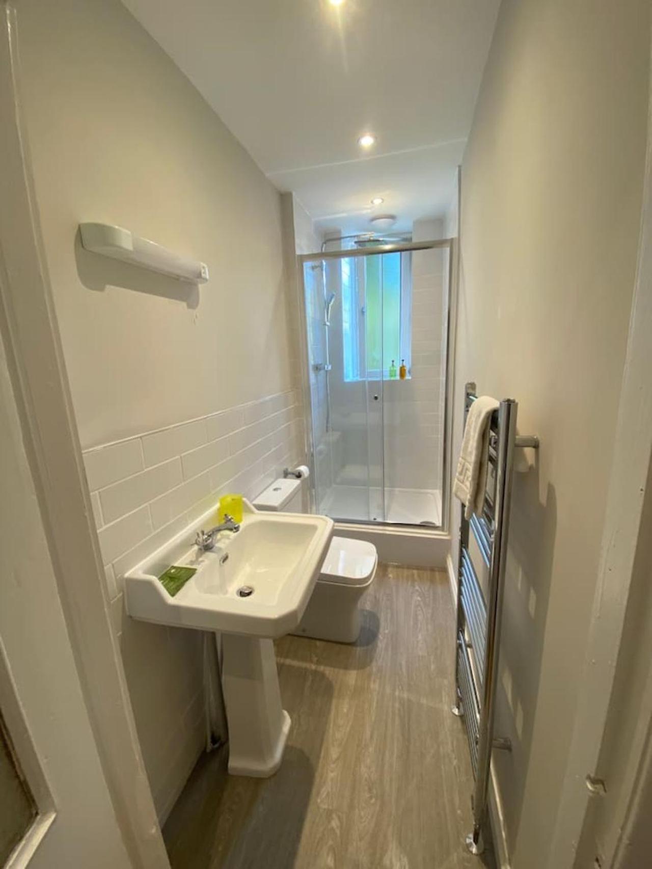 Apartment Gorgeous 2 Bed, *