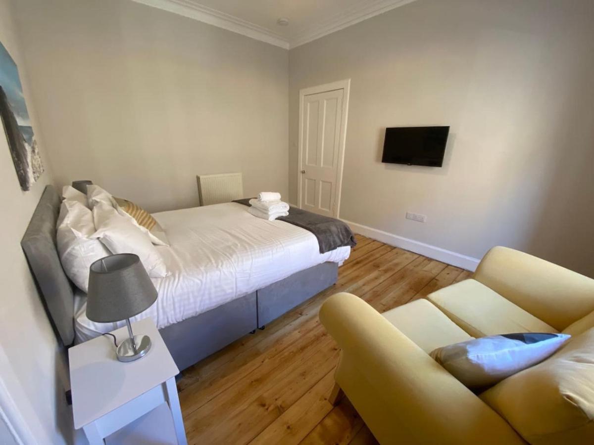 Gorgeous 2 Bed, *