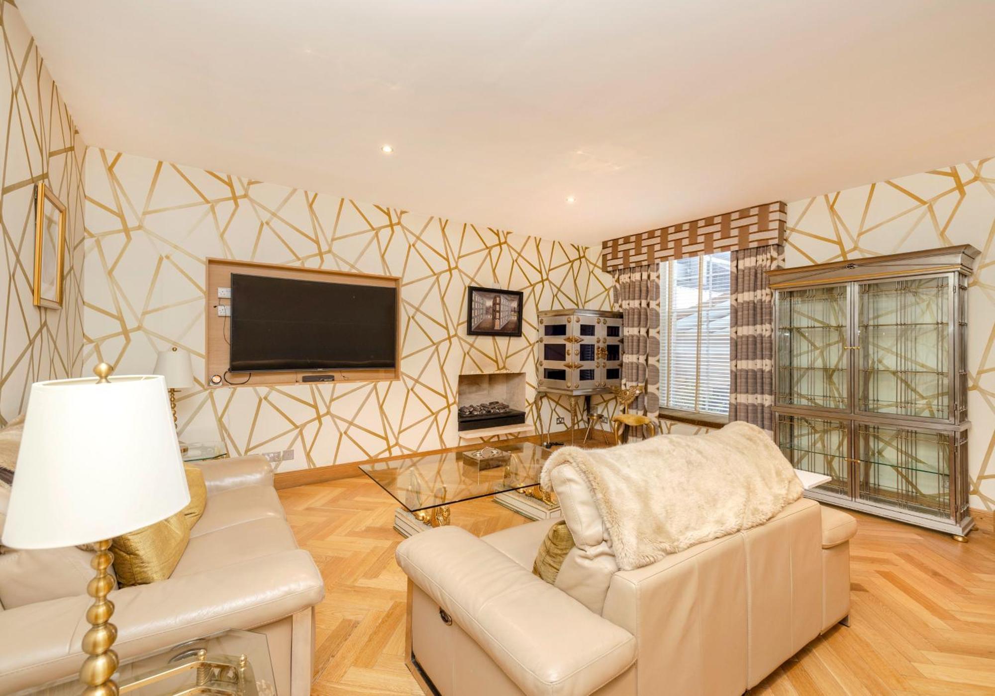 Beautiful 3bed On York Place