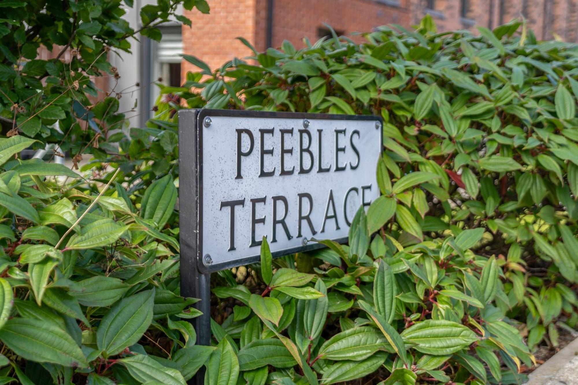 Guest house Cosy, Stylish Bedroom For Business And Work Travellers *