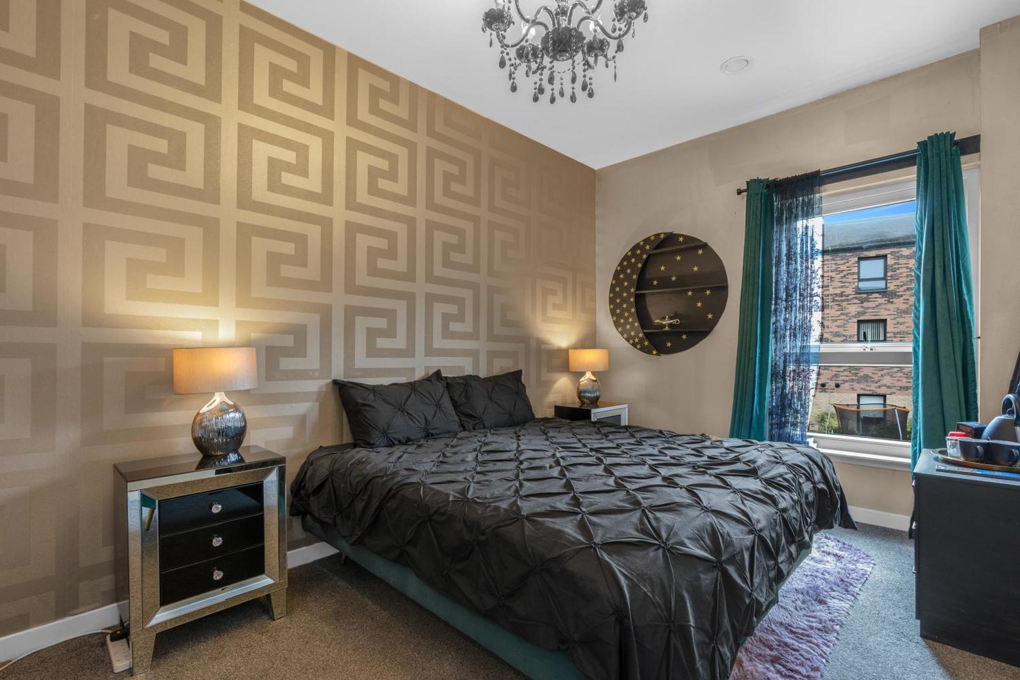 Cosy, Stylish Bedroom For Business And Work Travellers