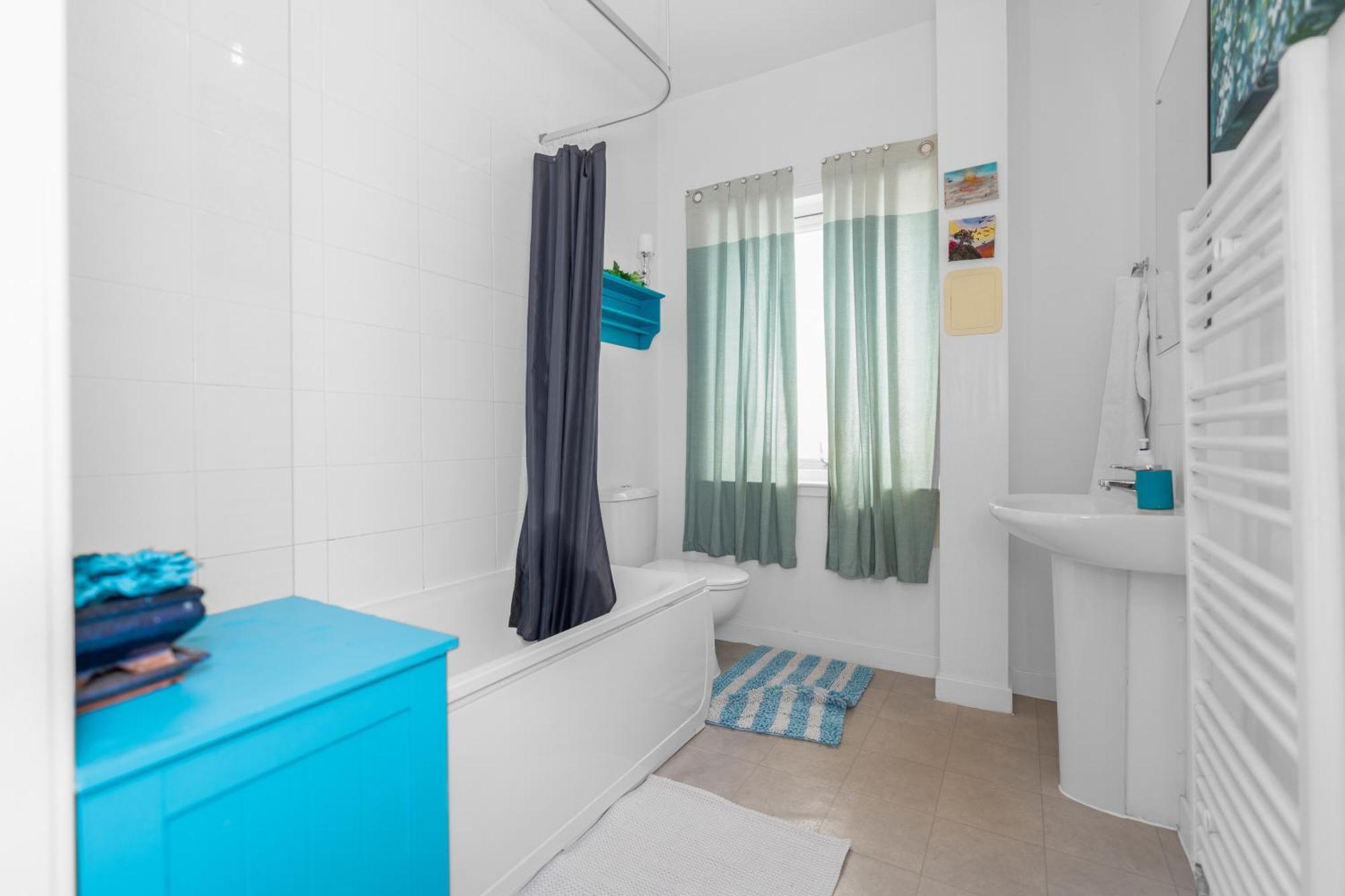 Cosy, Stylish Bedroom For Business And Work Travellers * Edinburgh