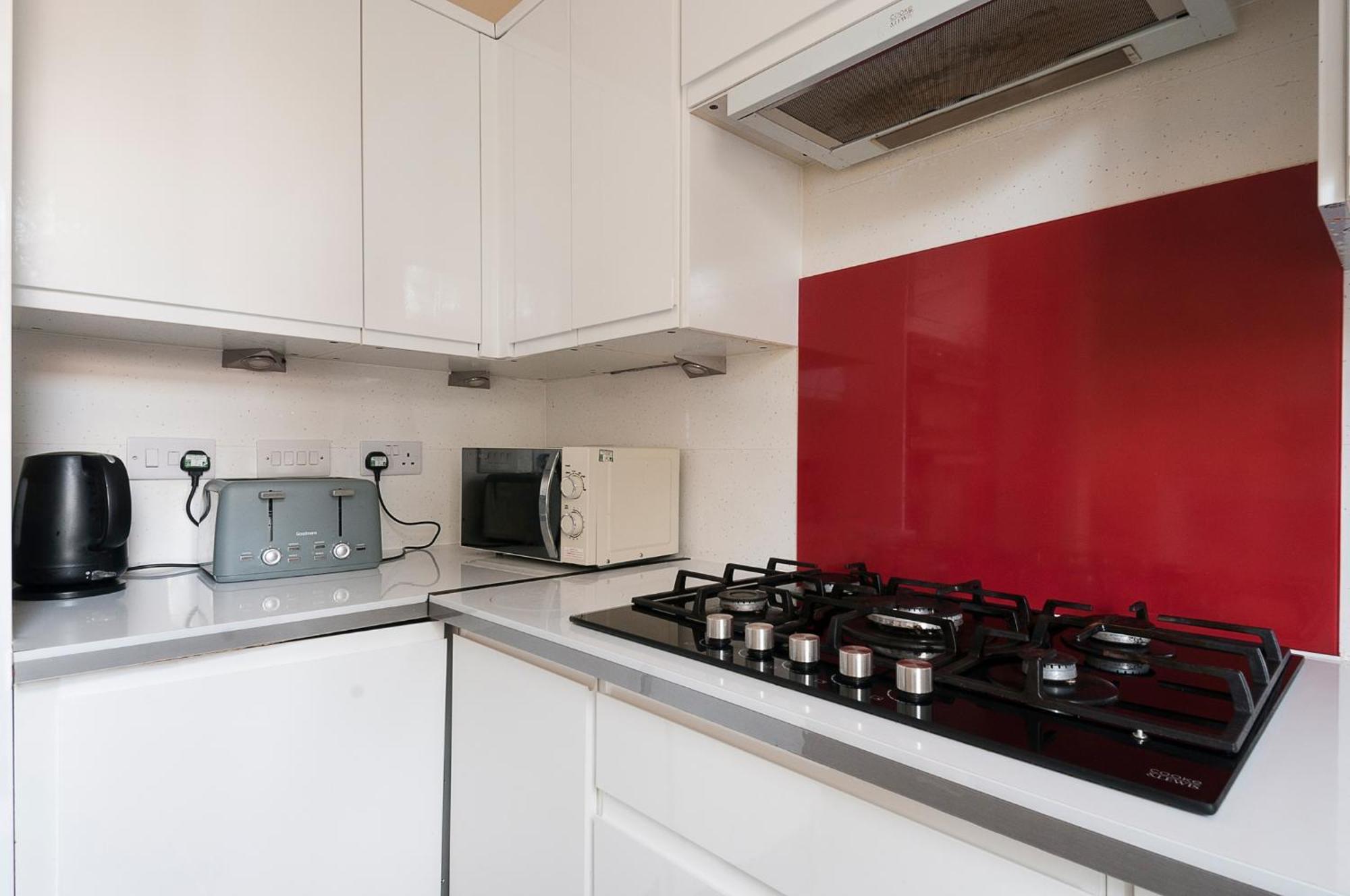 2 Bed Property, Sleeps 5, Free Parking, Near Centre Ferienhaus EDI