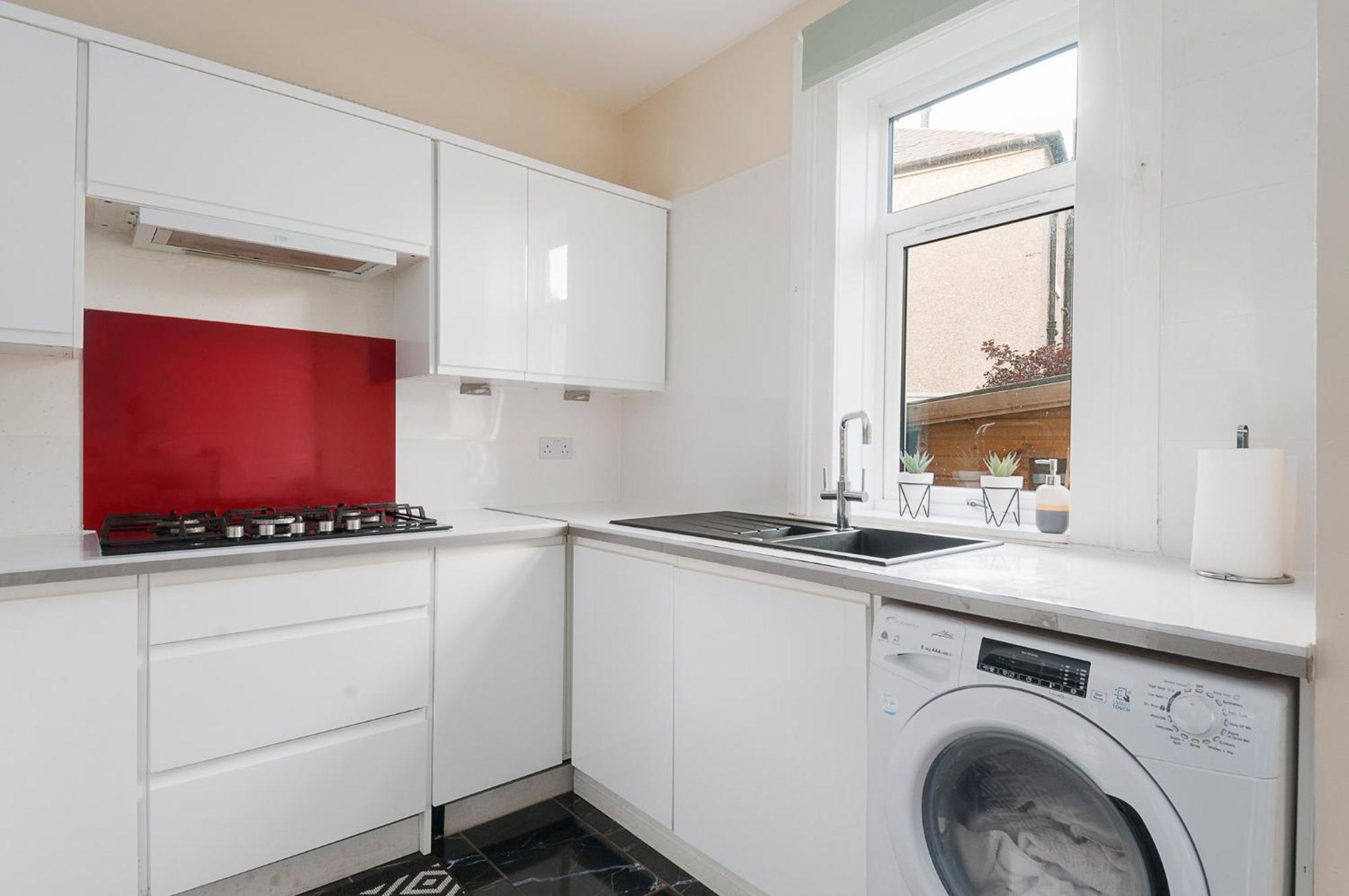 Ferienhaus 2 Bed Property, Sleeps 5, Free Parking, Near Centre