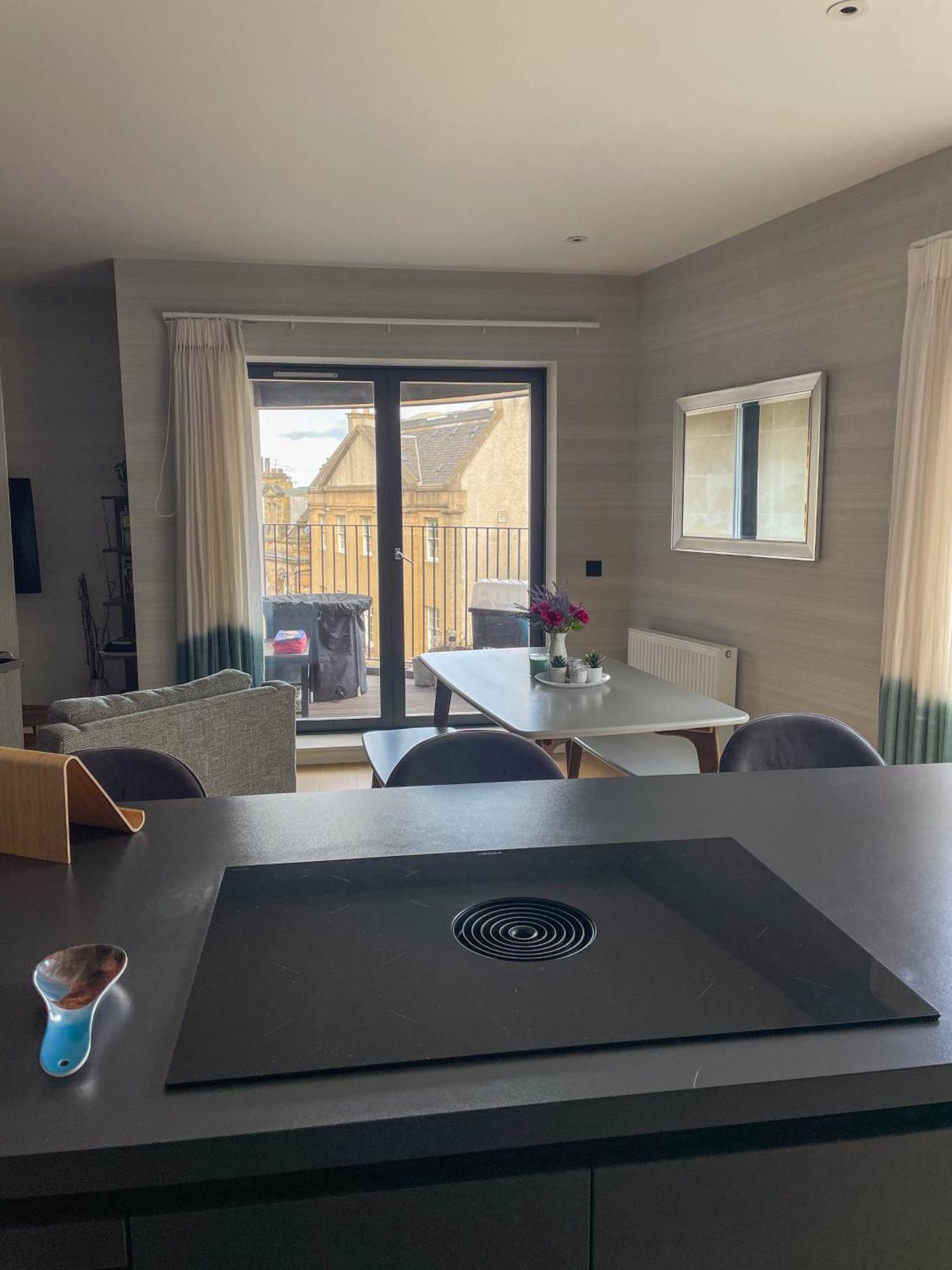 Modern Flat In New Town
