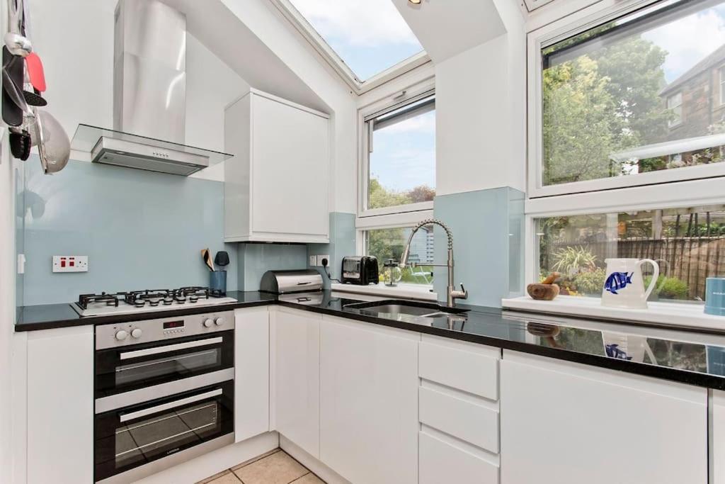 Apartment Stylish Murrayfield Sanctuary Edinburgh