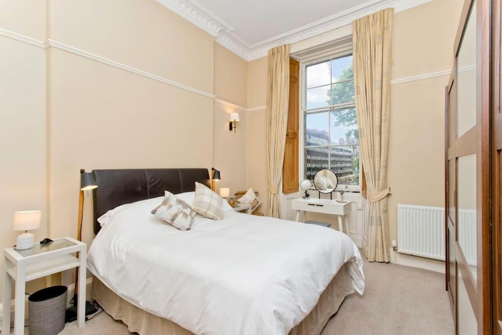 Stylish Murrayfield Sanctuary Apartment *