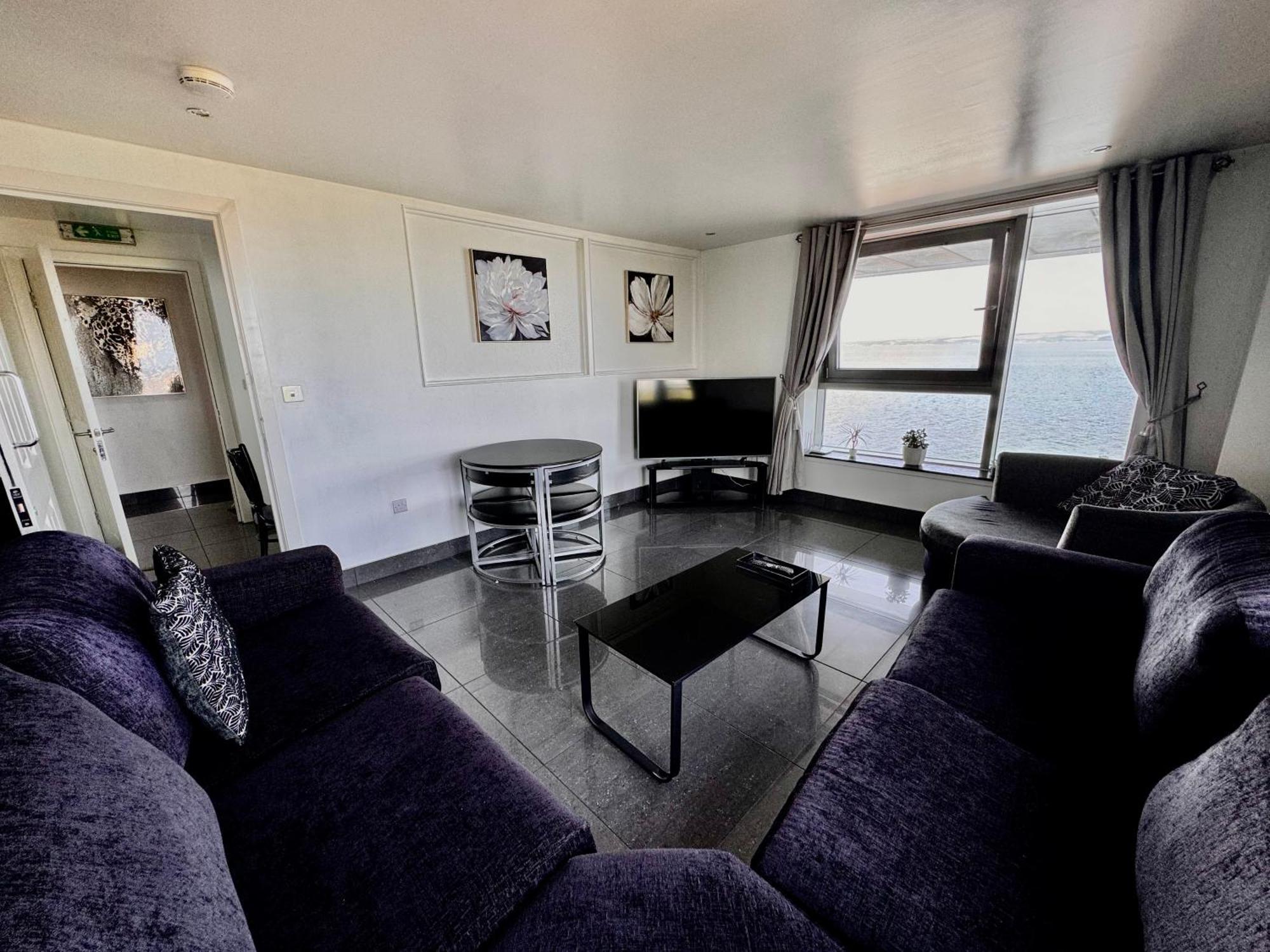 Apartment Ocean - 2 Bedroom EDI