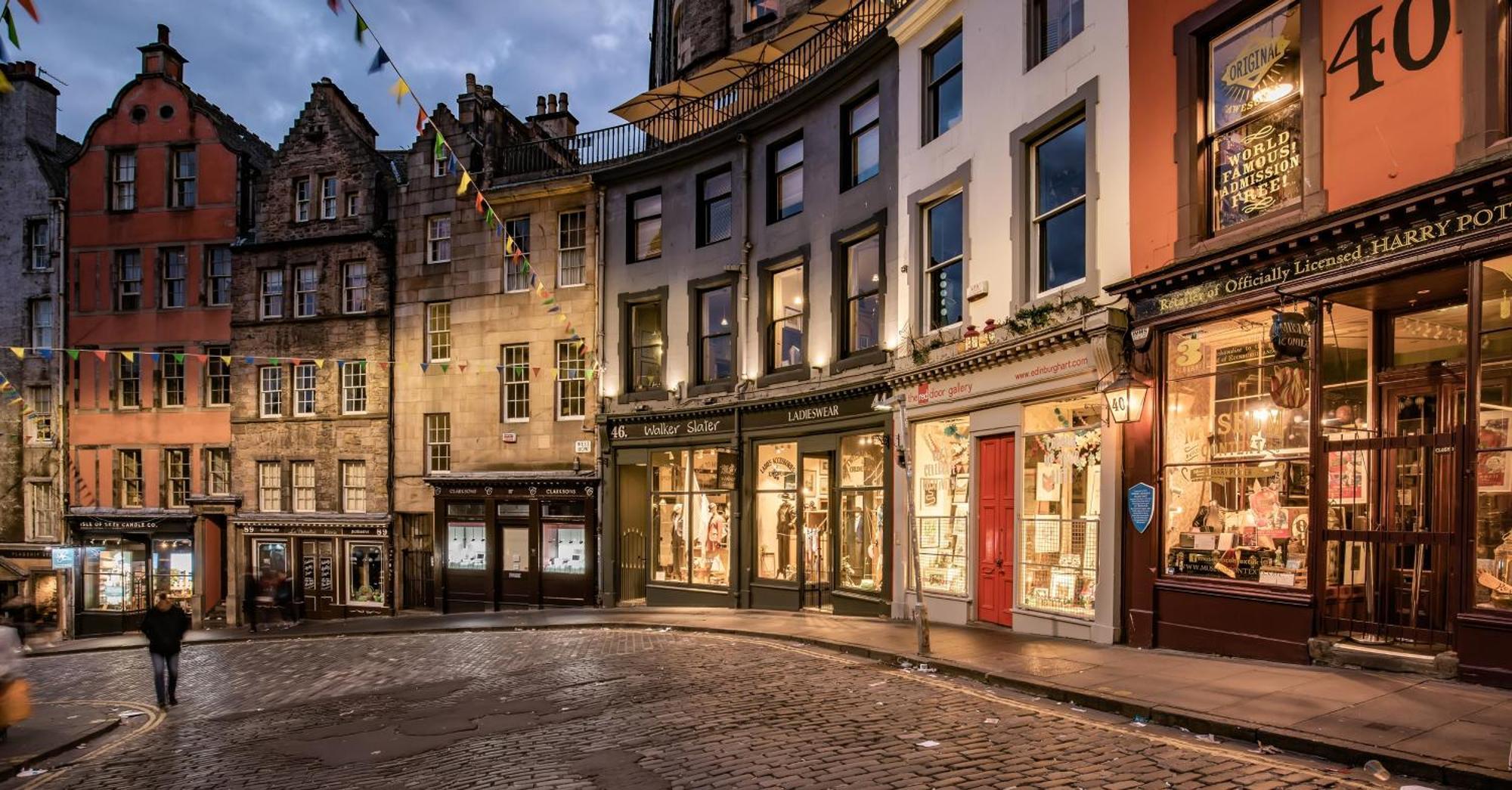 Pass The Keys Main Door 3 Bed With Free Parking Apartment Edinburgh