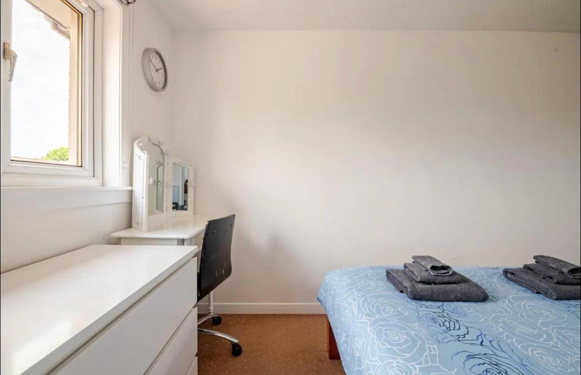 Privatunterkunft Little France House Room2