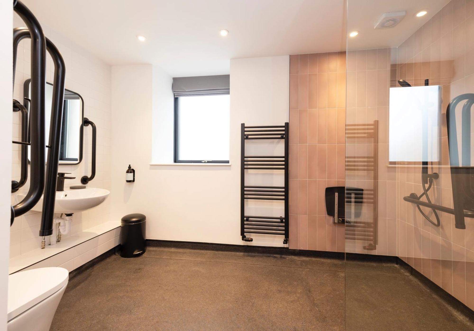 Charming Near Holyrood Park & Calton Hill Apartment Edinburgh