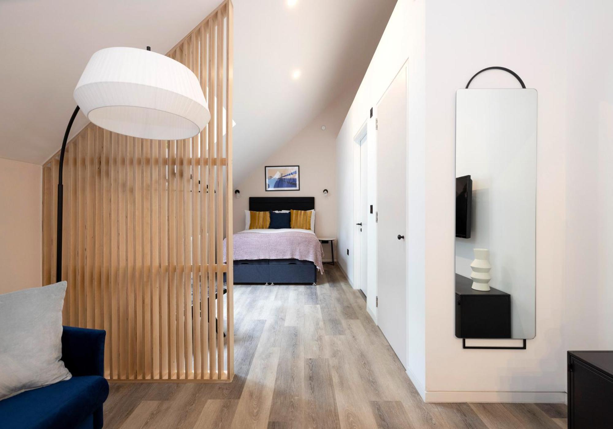 Charming Near Holyrood Park & Calton Hill Apartment *