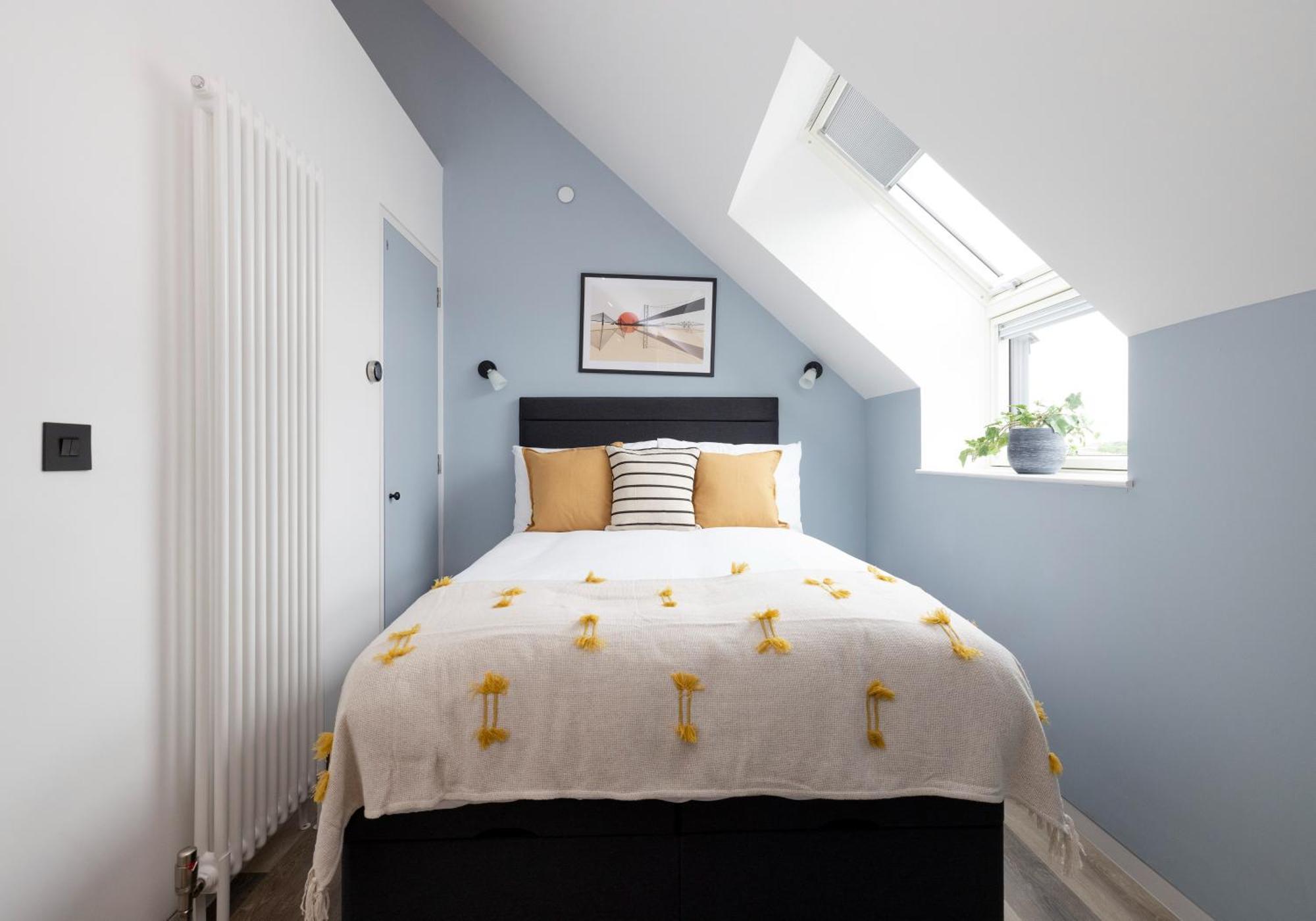 Charming Near Holyrood Park & Calton Hill Apartment *
