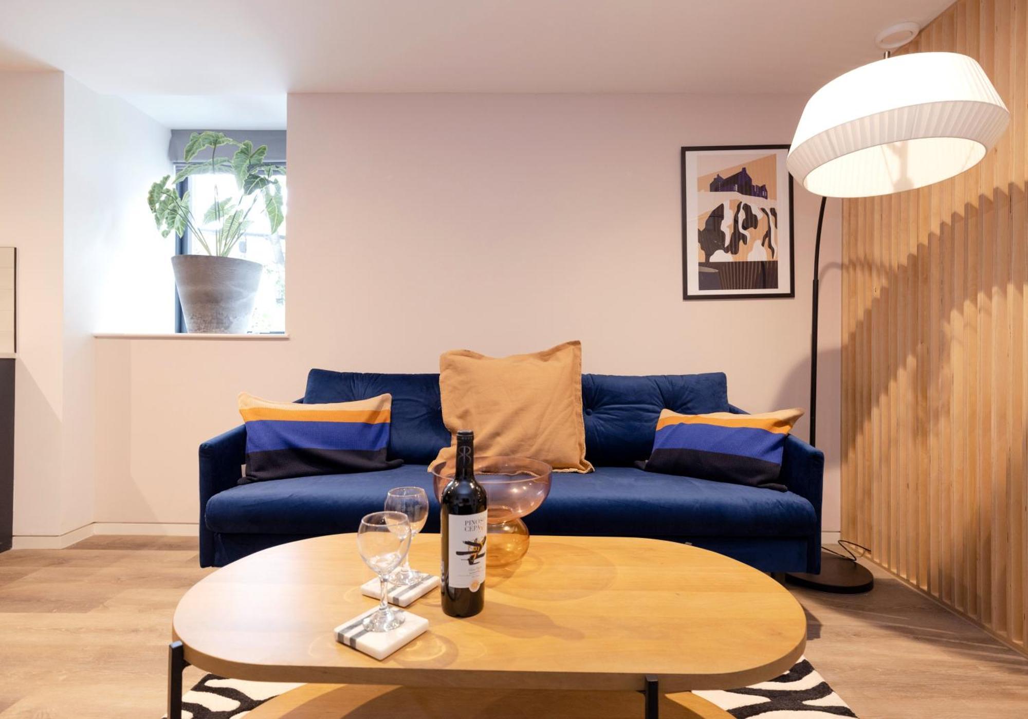 Charming Near Holyrood Park & Calton Hill Apartment