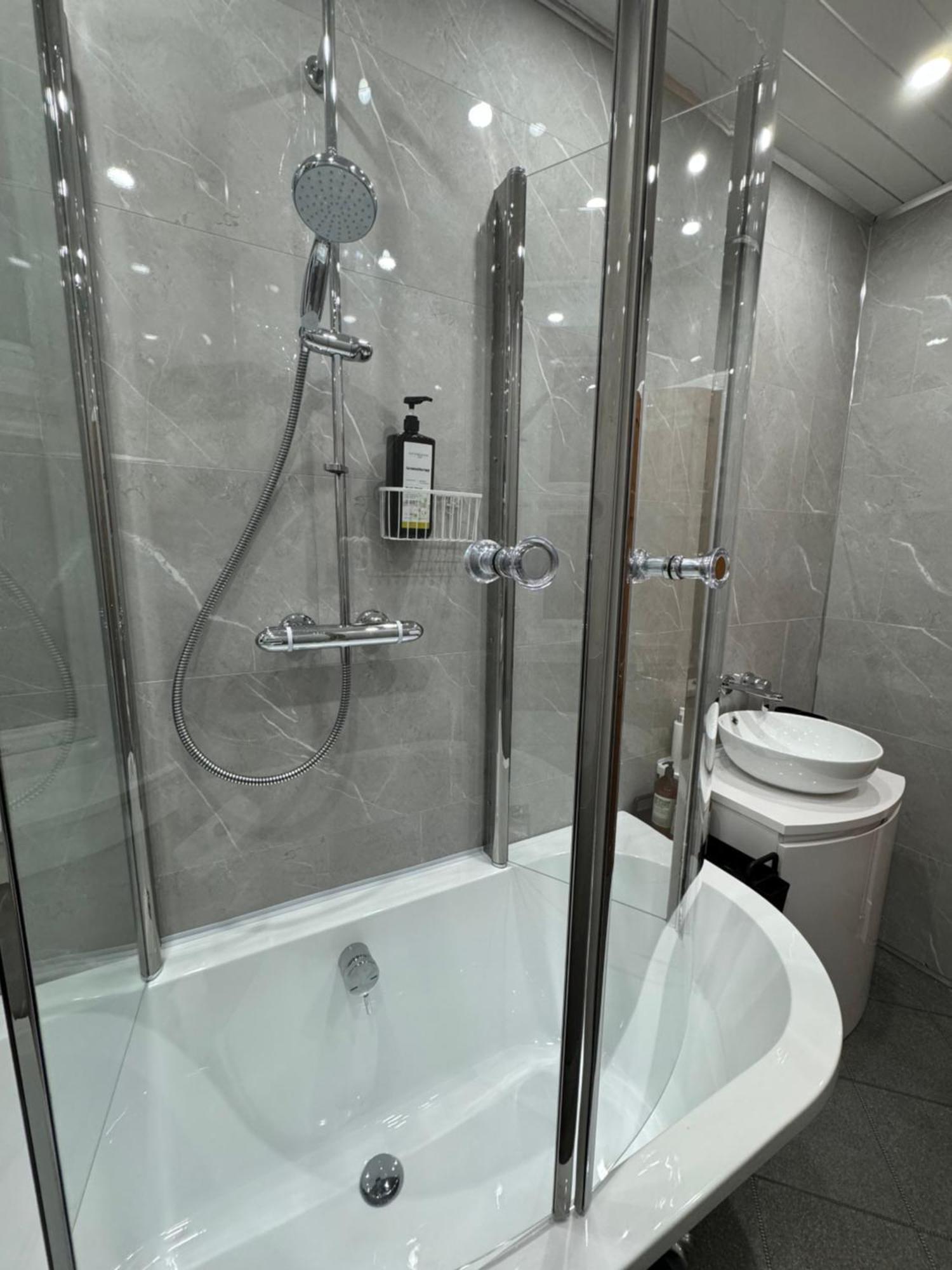 Apartment Crewe - 2 Bed, Free Off Street Parking And Private Garden Edinburgh