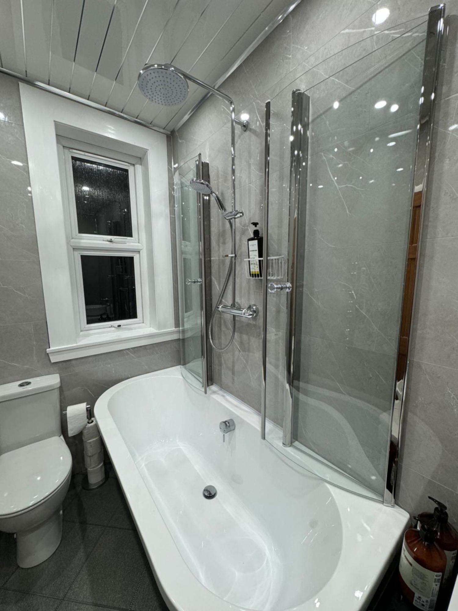 Crewe - 2 Bed, Free Off Street Parking And Private Garden Edinburgh