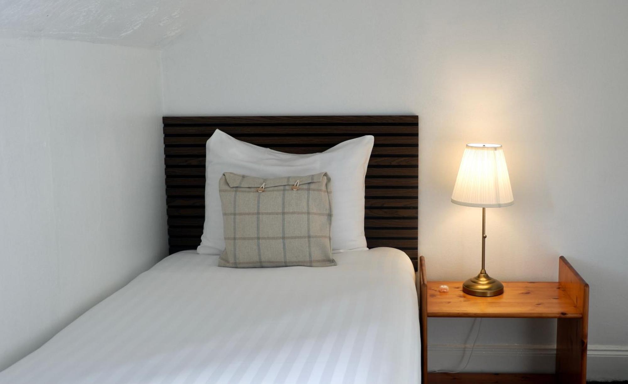 4 Friends House Guest house *