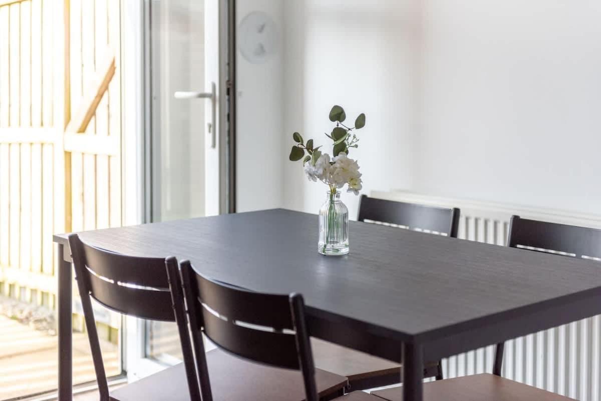 4 Bedroom House - Free Parking * Edinburgh