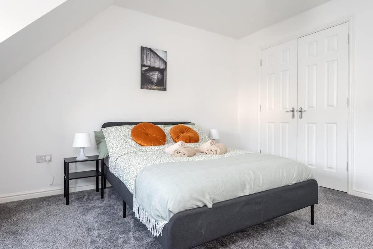 Holiday home 4 Bedroom House - Free Parking Edinburgh