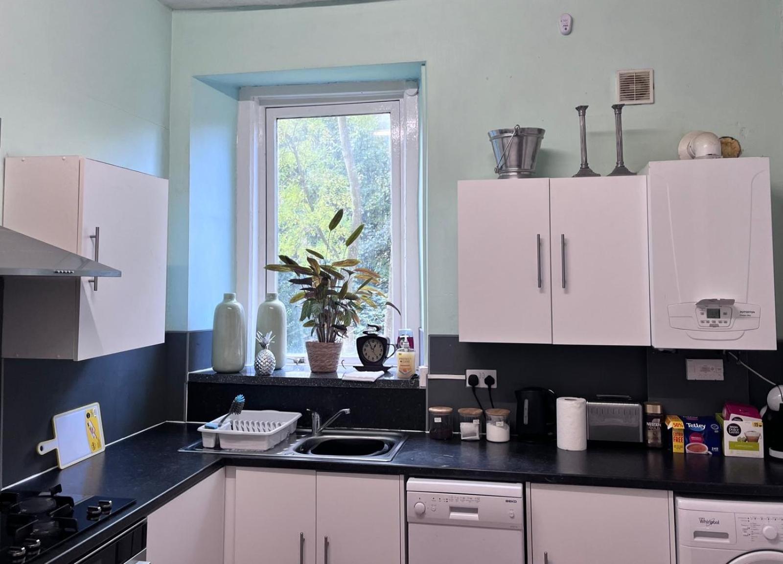 Apartment Spacious And