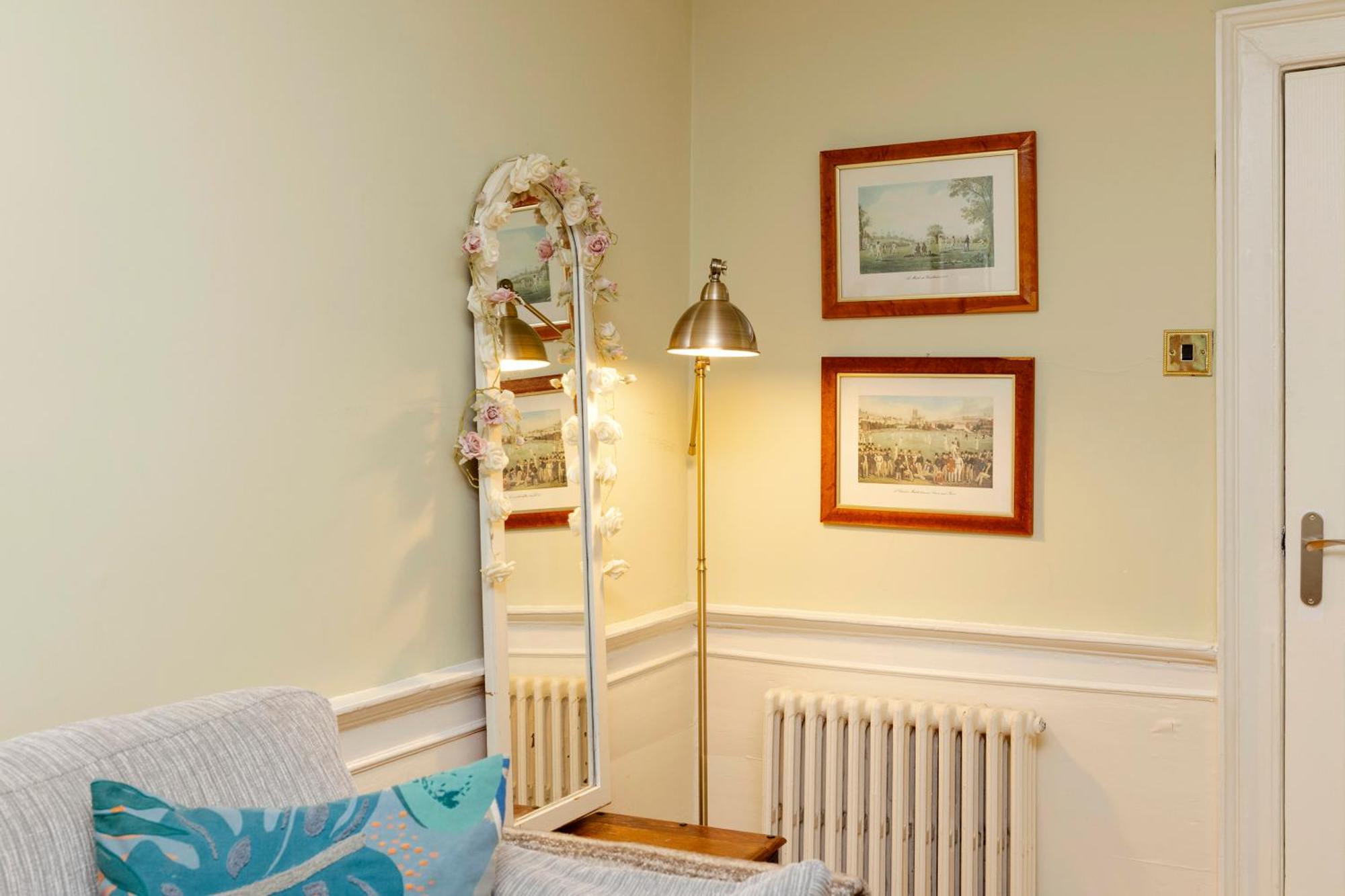 Apartment Joivy Beautiful Apartment, Private Garden, Calton Hill *