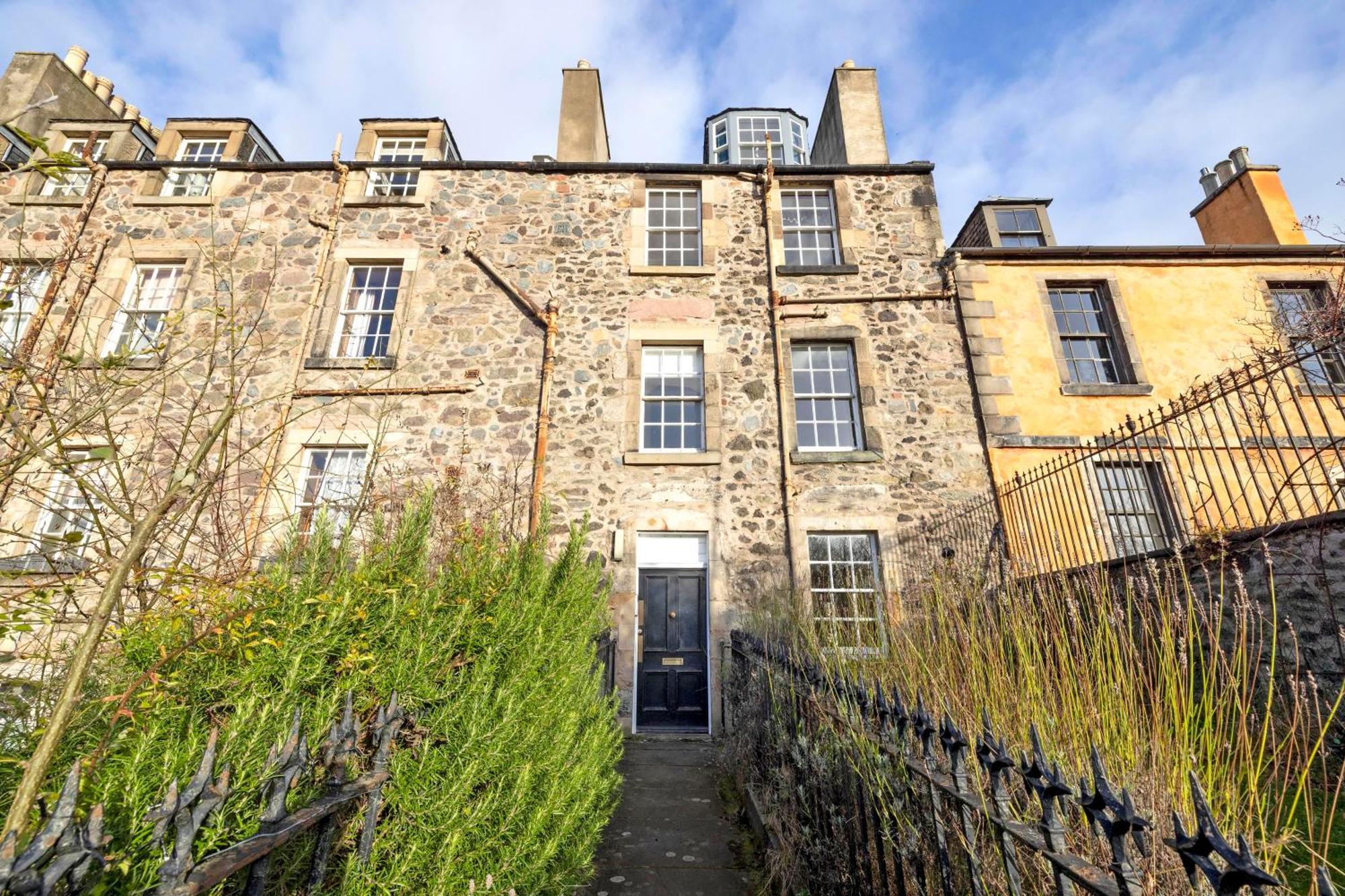 Apartment Joivy Beautiful Apartment, Private Garden, Calton Hill Edinburgh