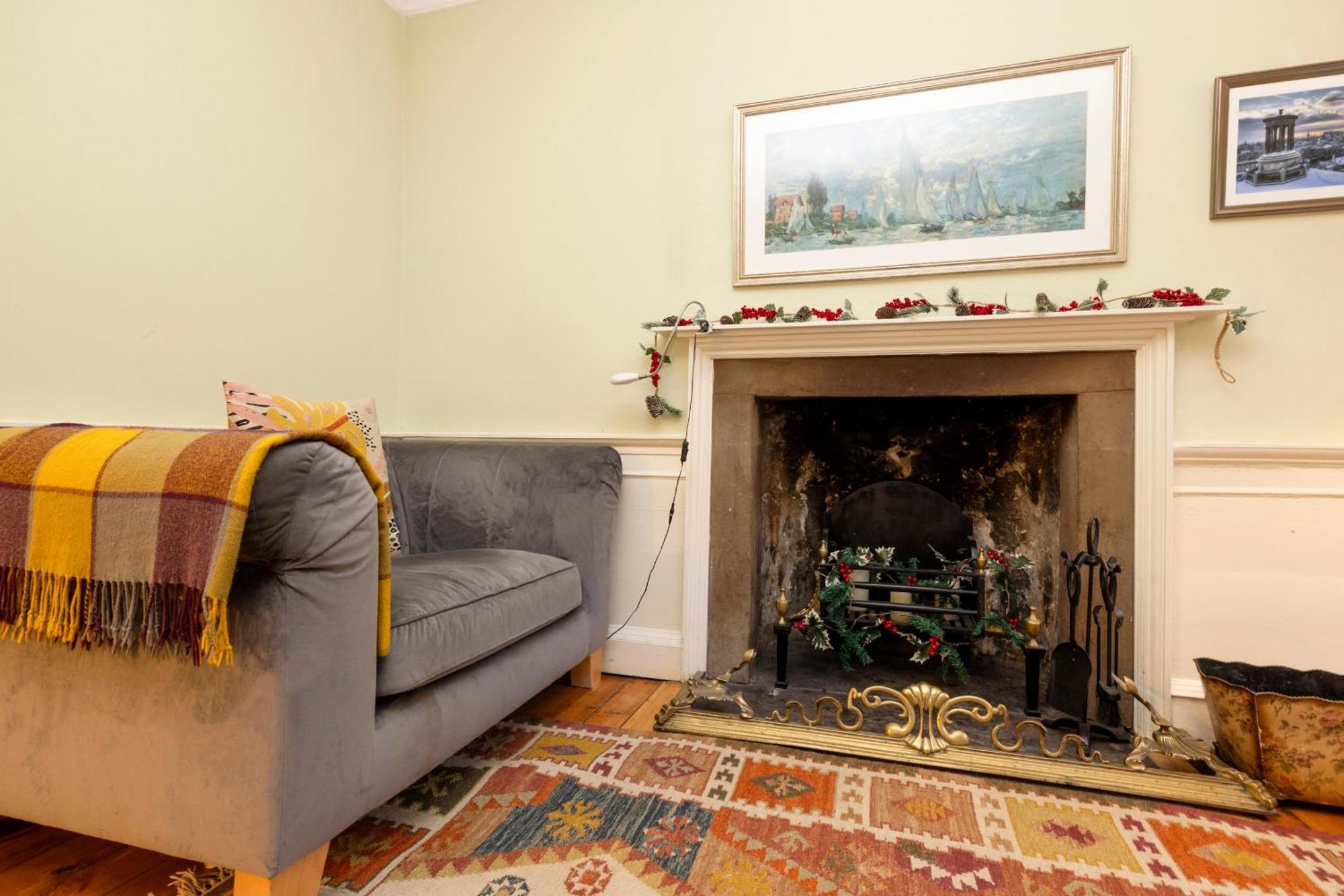 Joivy Beautiful Apartment, Private Garden, Calton Hill * Edinburgh