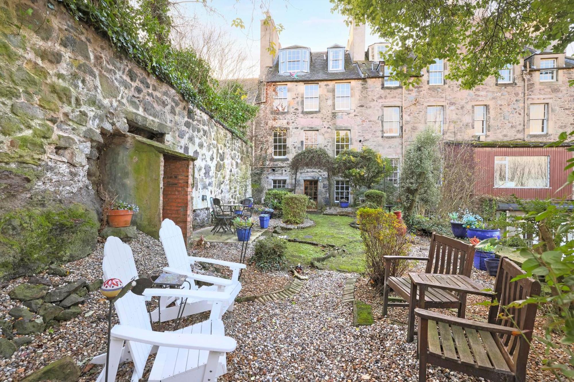 Apartment Joivy Beautiful Apartment, Private Garden, Calton Hill