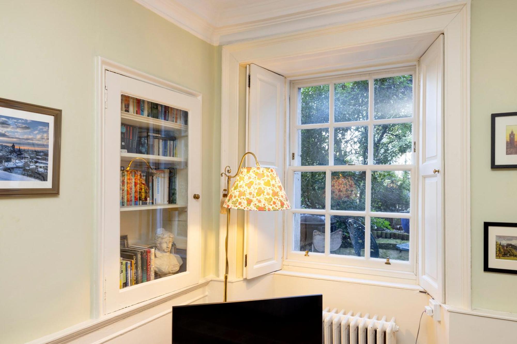 Joivy Beautiful Apartment, Private Garden, Calton Hill Apartment *