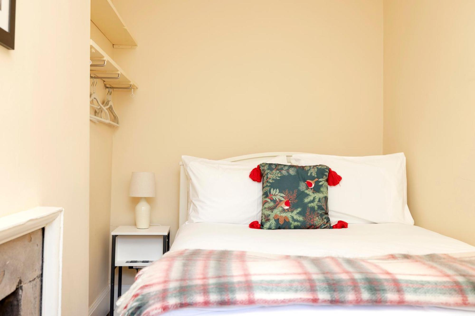 Joivy Beautiful Apartment, Private Garden, Calton Hill Apartment