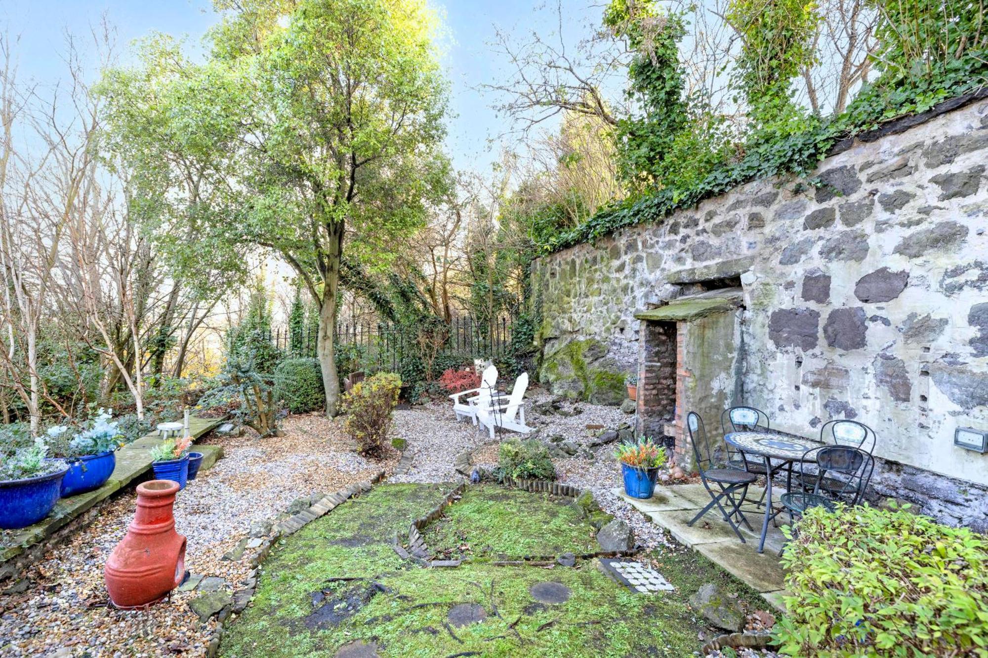 Joivy Beautiful Apartment, Private Garden, Calton Hill Edinburgh
